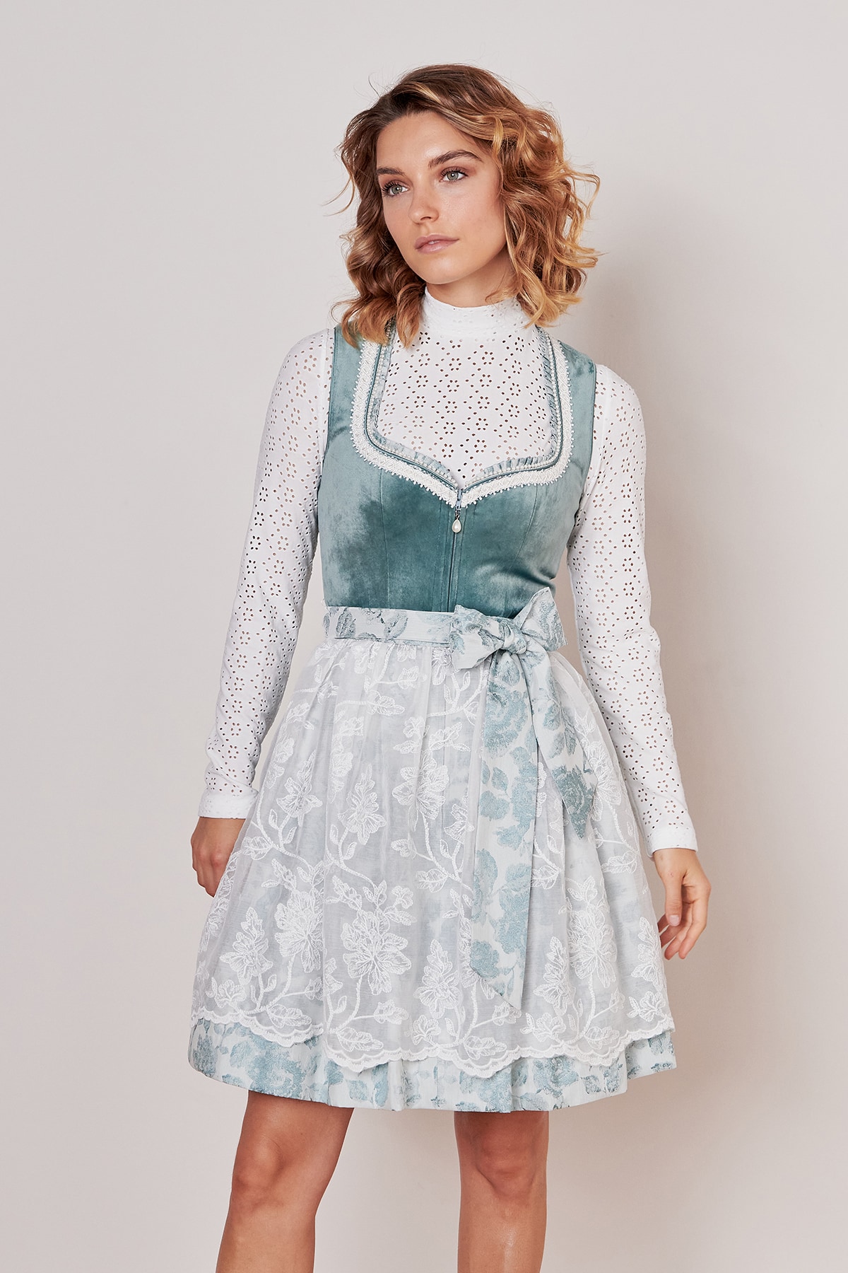 Dirndl Valea 50cm in türkis im Krüger Dirndl Online Shop