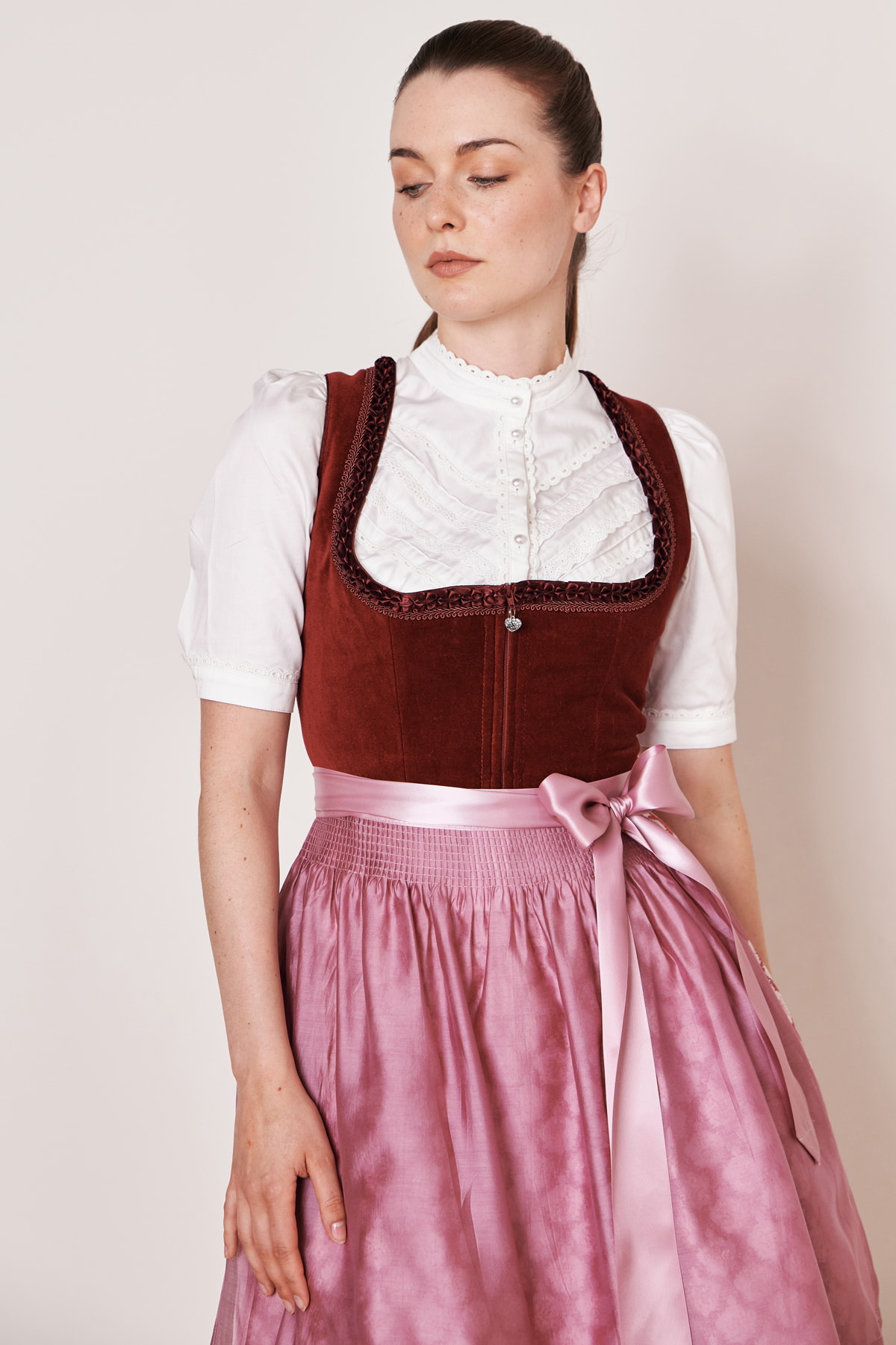 Hochgeschlossenes vintage 2024 dirndl pink