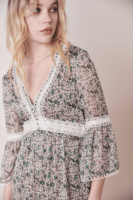 Langes Sommerkleid mit Borten
