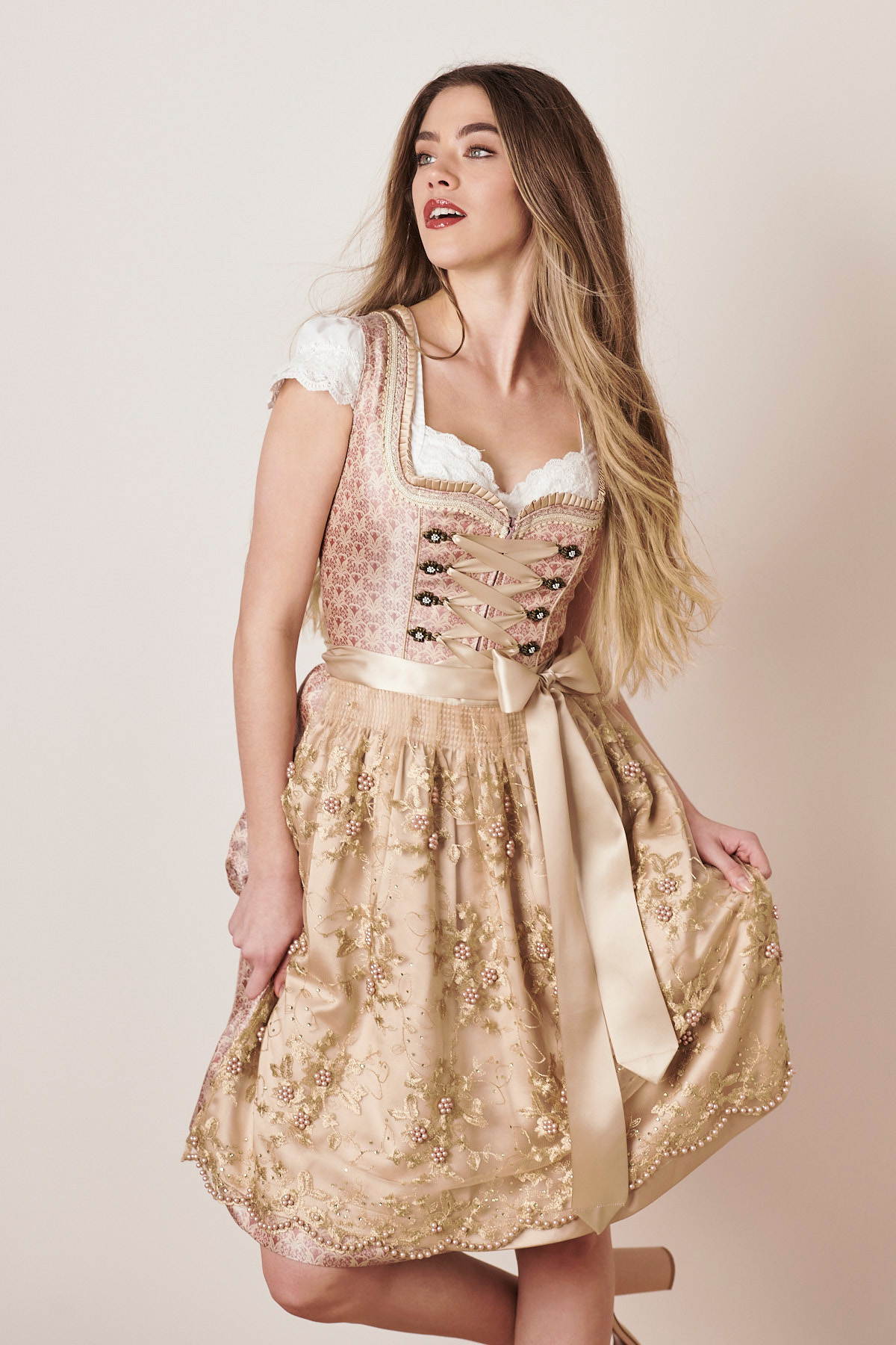 Dirndl Elenor (50cm) in rosa im Krüger Dirndl Online Shop