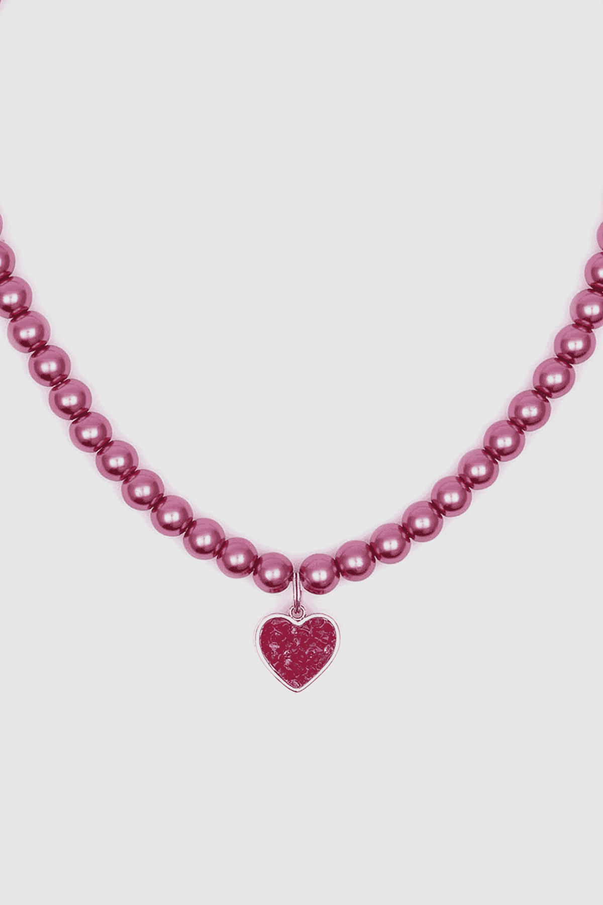 Artikel klicken und genauer betrachten! - Hochwertige Perlenkette mit einem raffinierten Herzen-Anhänger. | im Online Shop kaufen