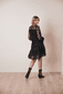 Kurzes Sommerkleid mit Spitze