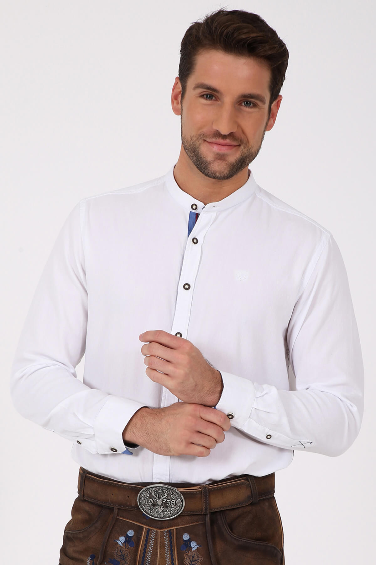 Artikel klicken und genauer betrachten! - Das schicke Trachtenhemd Rafael ist eleganz gehalten und verfügt über das ein oder andere Highlight.  Ob zur Jeans oder der Lederhose, das Trachtenhemd passt immer. | im Online Shop kaufen