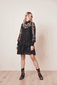 Kurzes Sommerkleid mit Spitze