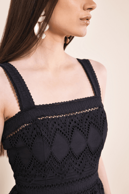 Midikleid mit Lochspitze